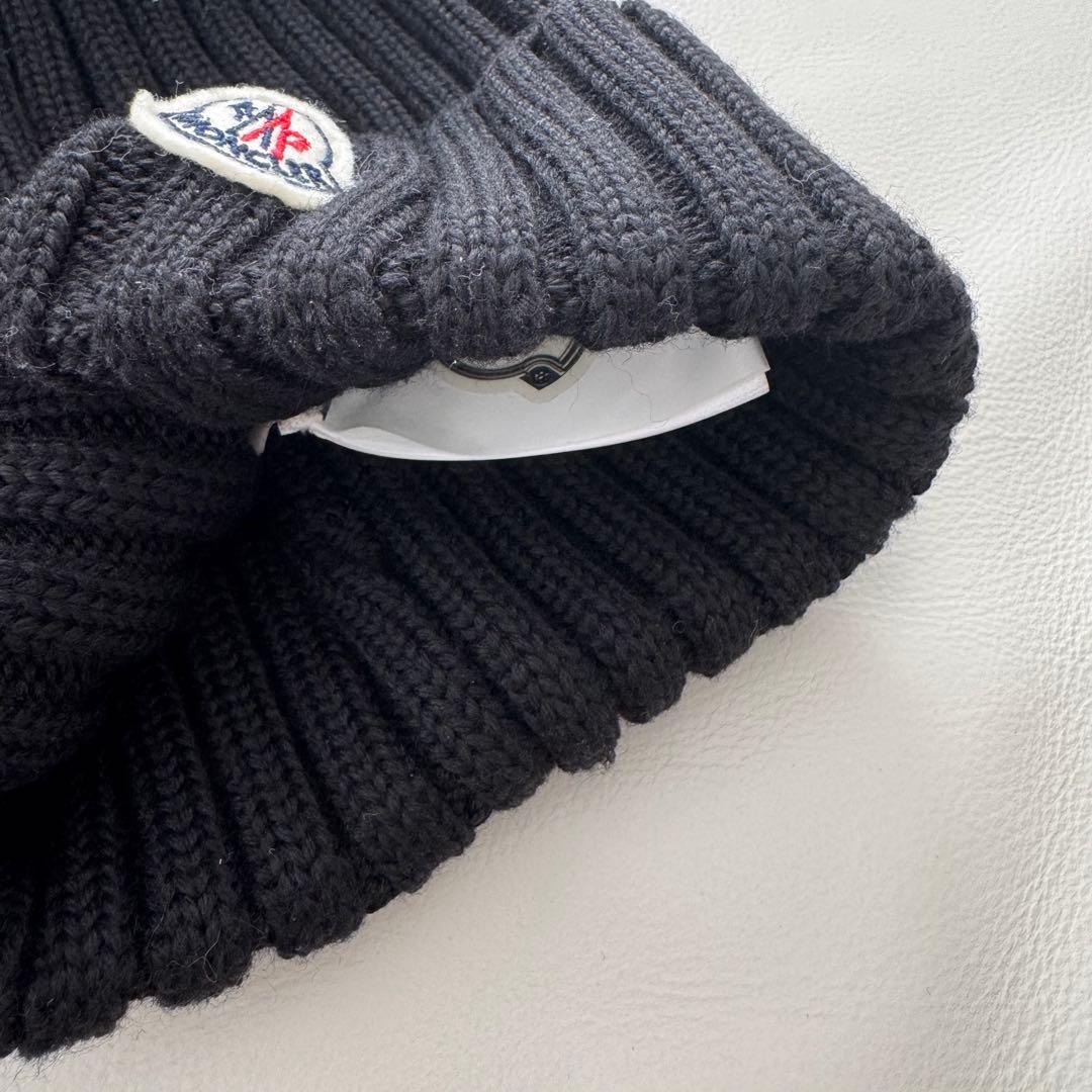 ●未使用品 タグなし● モンクレール　ポンポン付き黒ニット帽