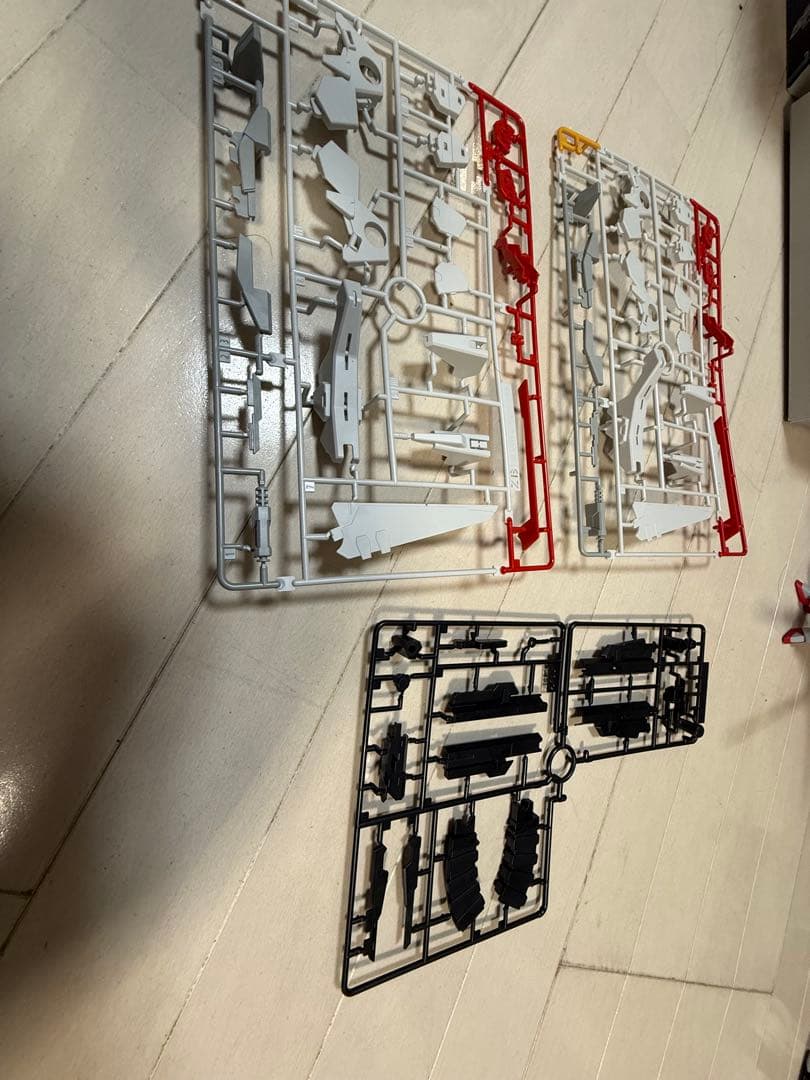 hgディスティニーガンダム　ゼウスシルエット　途中組み