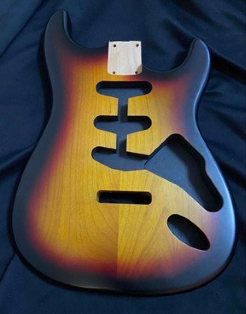 ストラトキャスターサテン塗装サンバーストボデイ&メイプルネック訳あり特価セット