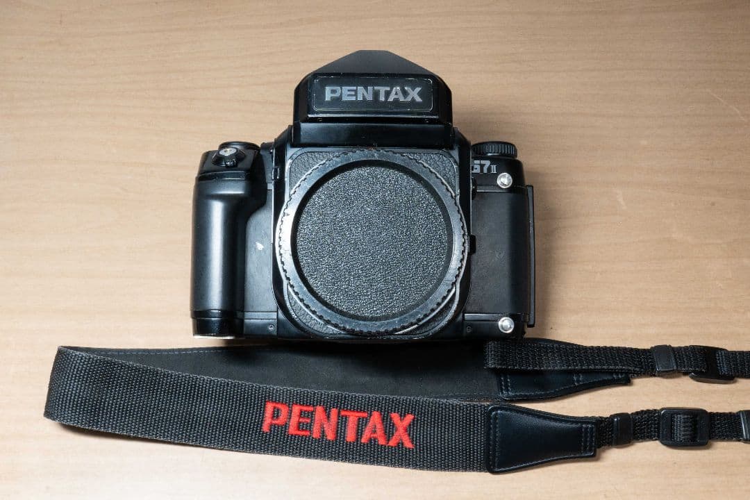 PENTAX 67Ⅱ ペンタックス 本体　ストラップ、予備電池付き