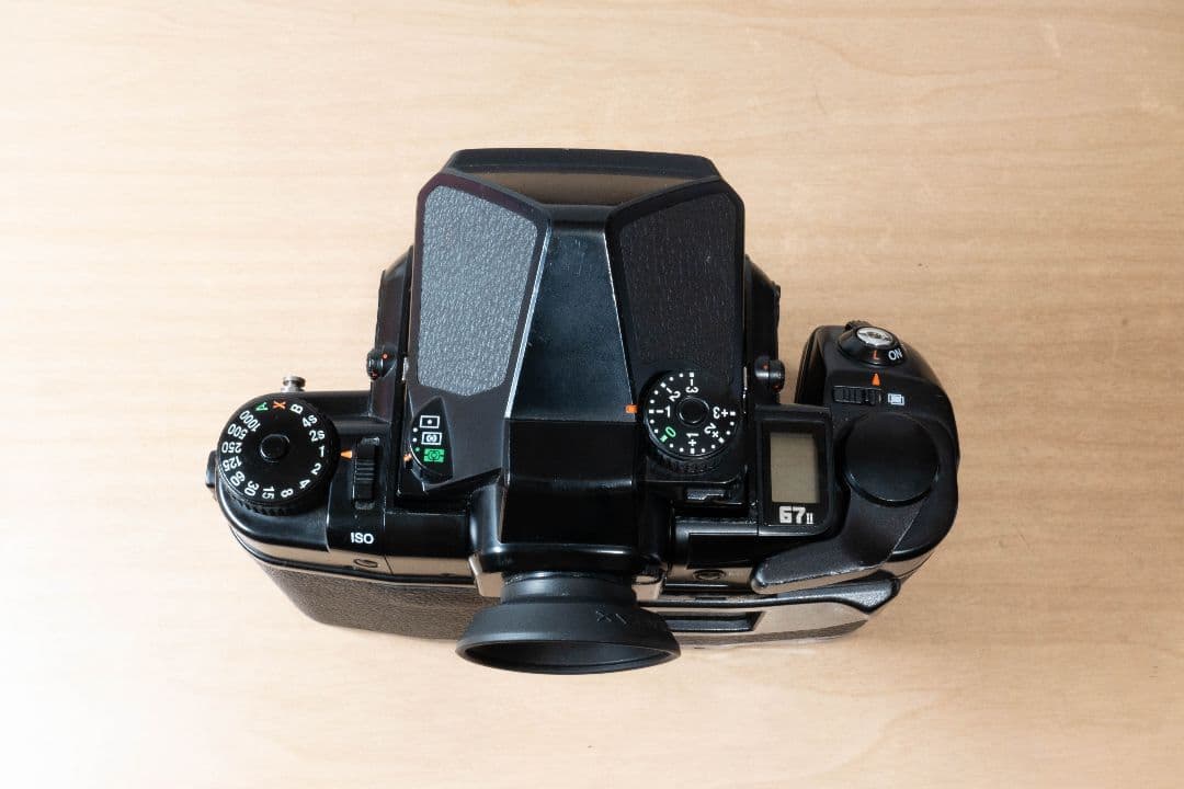 PENTAX 67Ⅱ ペンタックス 本体　ストラップ、予備電池付き