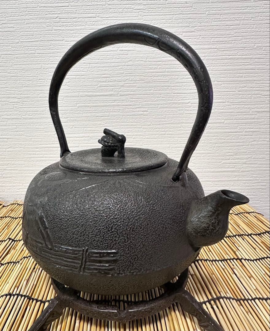 未使用品　南部秀山堂南部伝統工芸士 佐藤 勝弘造１５型　南部鉄瓶 南部鉄器