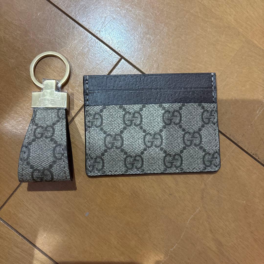 グッチ　カードケースとキーリングセット