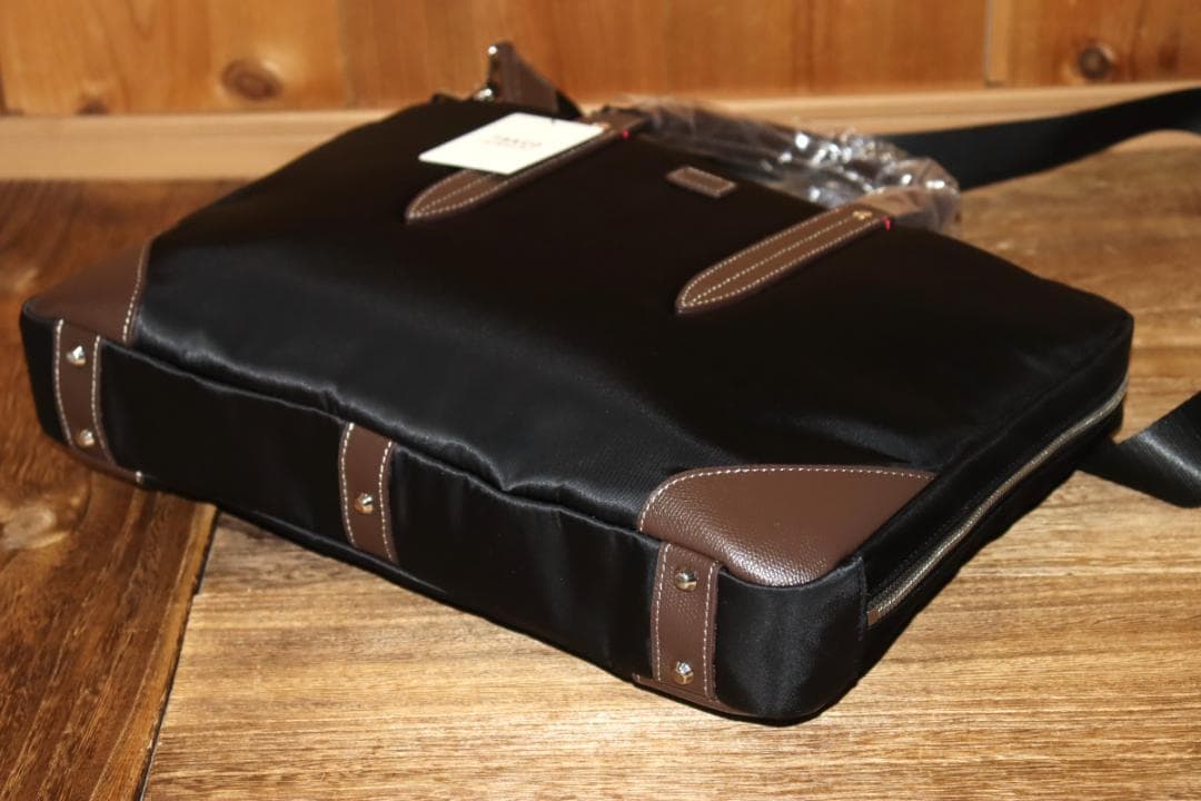 新品 TAKEO KIKUCHI フライト ビジネスバッグ A4 Ⓗ