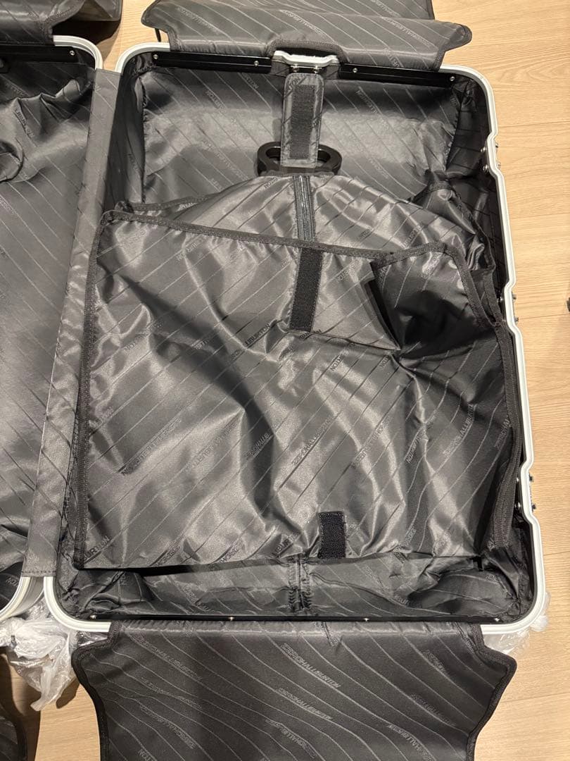 ゼロハリバートン　スーツケース　ジオ3.0？　68L