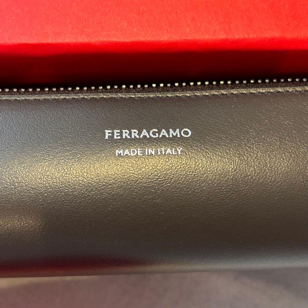 【新品未使用】フェラガモ　FERRAGAMO ブラウン ペンケース　筆箱　茶色