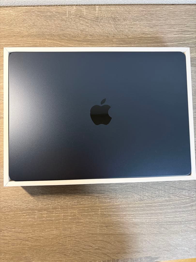 MacBook Air M2 2022 8GB 256GB 13インチ