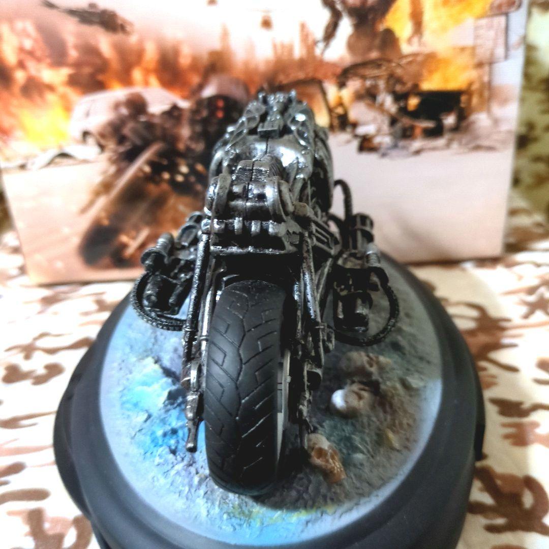 ✨希少品•モトターミネーター•フィギュア【DVD収納台座付】中古品•DVD無