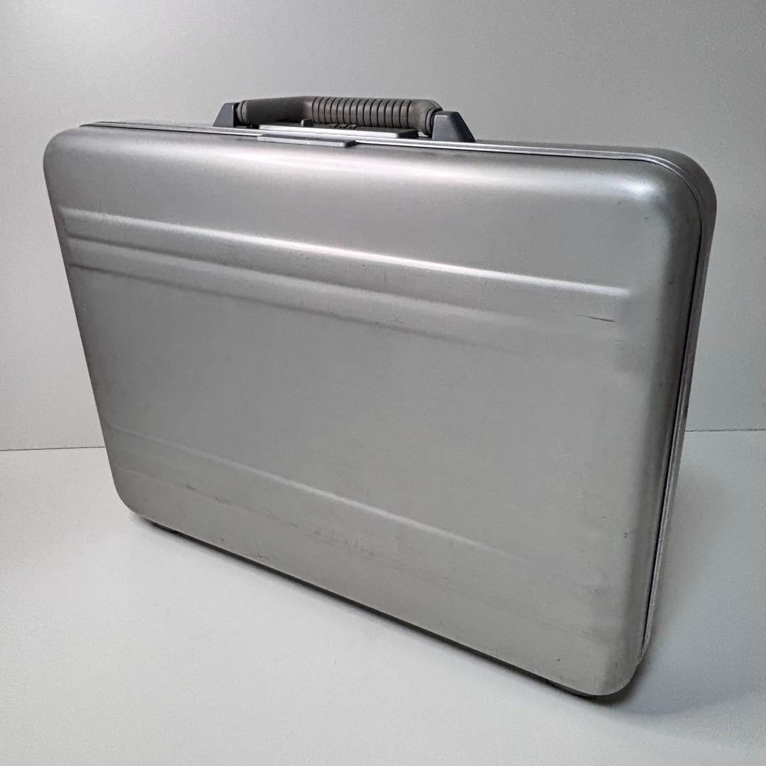 ZERO HALLIBURTON ゼロハリバートン アタッシュケース ダイアル