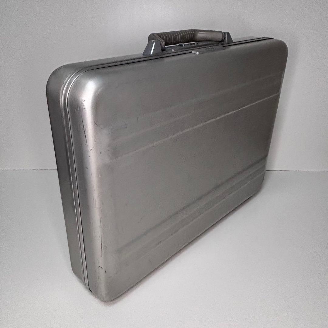 ZERO HALLIBURTON ゼロハリバートン アタッシュケース ダイアル