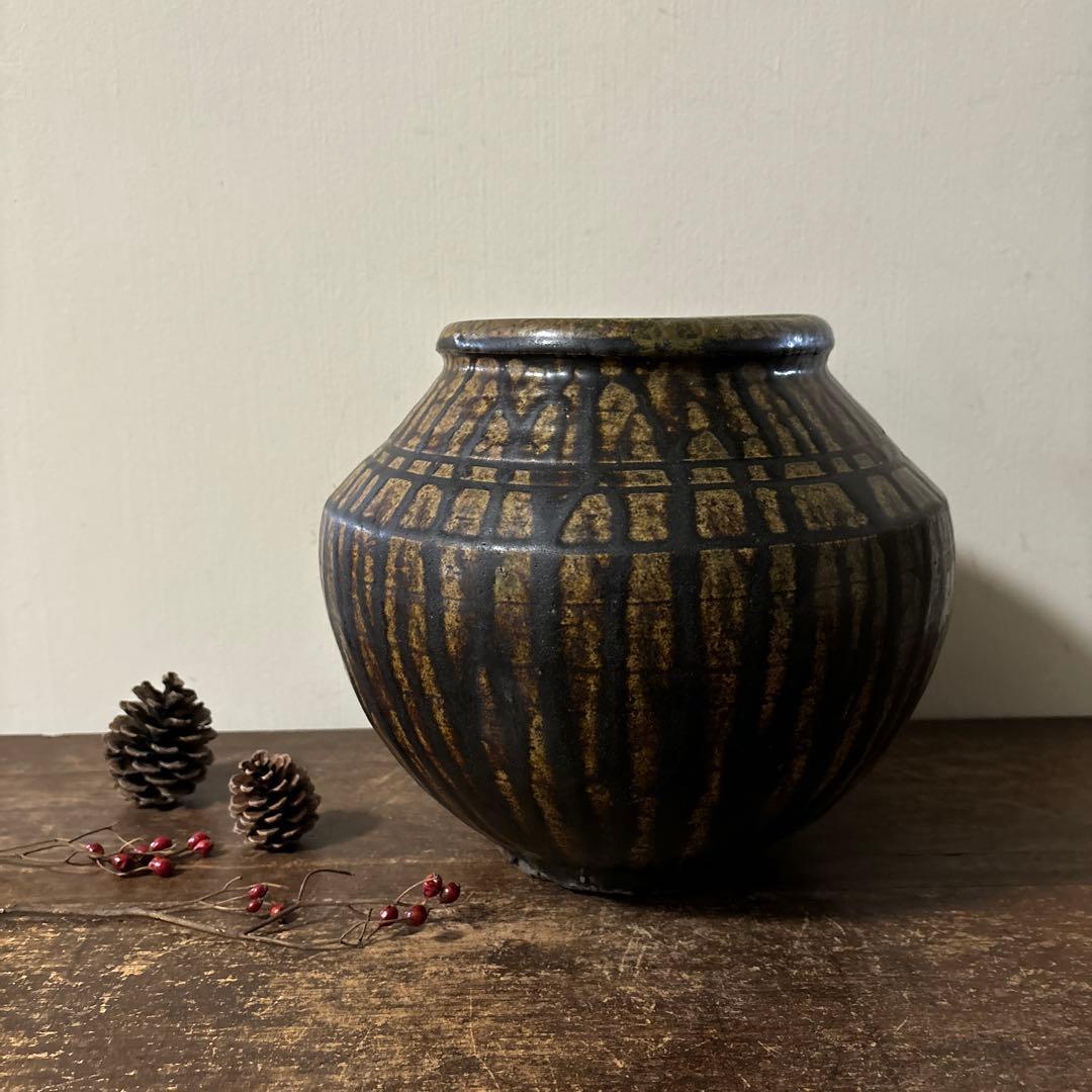 黒高麗壷　信楽　伊賀焼　古道具　古備前　李朝　骨董　花入　花器　古美術　古美術