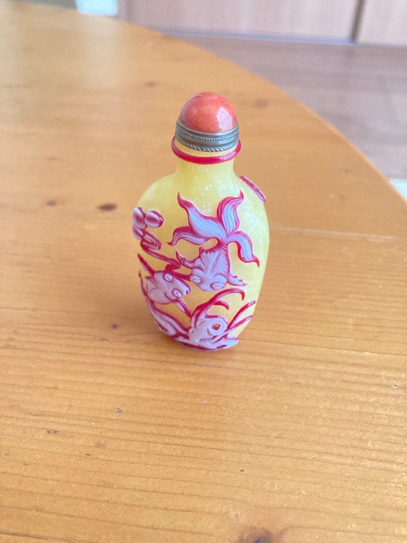 鼻煙壺　乾隆ガラス技法製 香水瓶 蓮の花と魚のデザイン