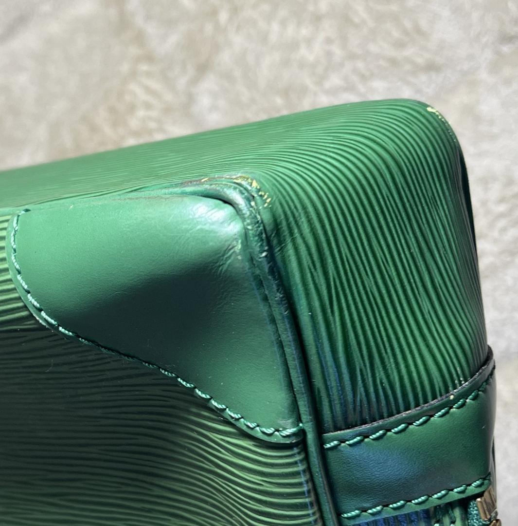 Louis Vuitton エピレザー ビジネスバッグ グリーン