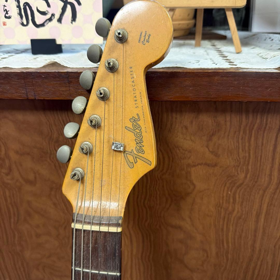 Fender Stratocaster シルバー in Japan