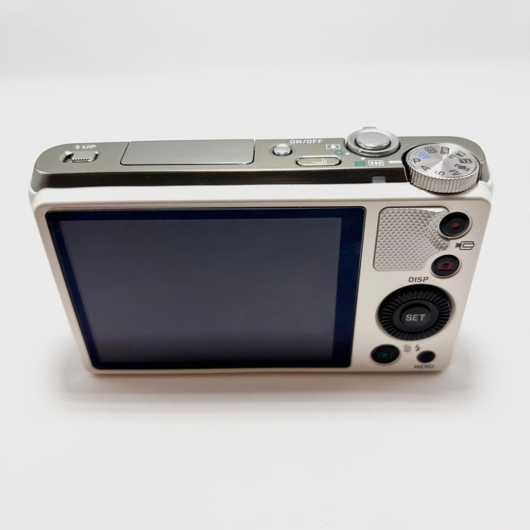 【美品】 CASIO EXILIM EX-ZR800 ホワイト デジタルカメラ