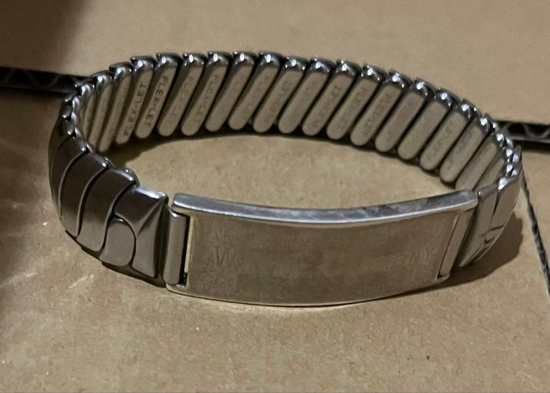 スウィートハート 蛇腹　IDプレート シルバーブレスレット