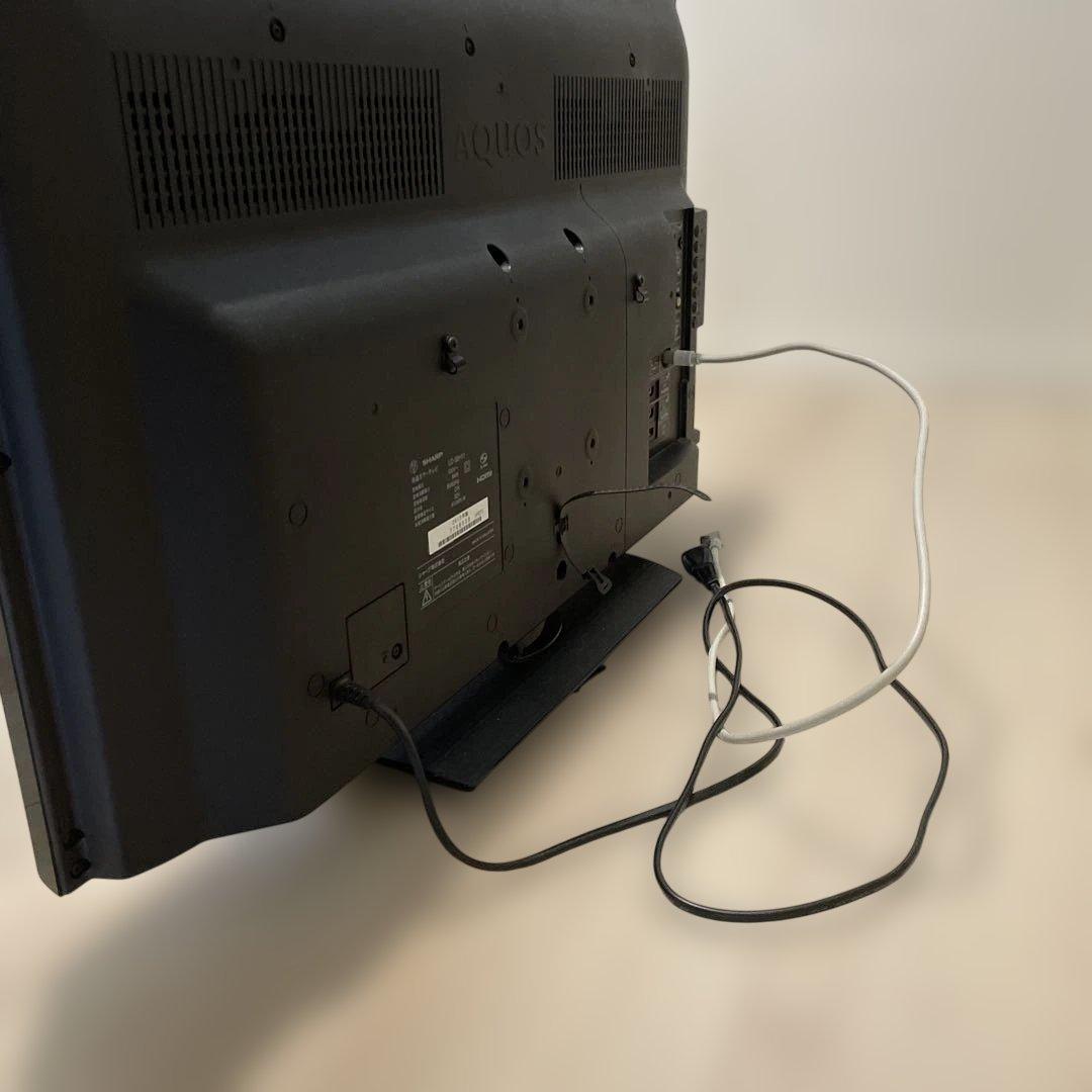 32インチSHARP AQUOS 液晶テレビ（リモコン・アンテナケーブル1本付）