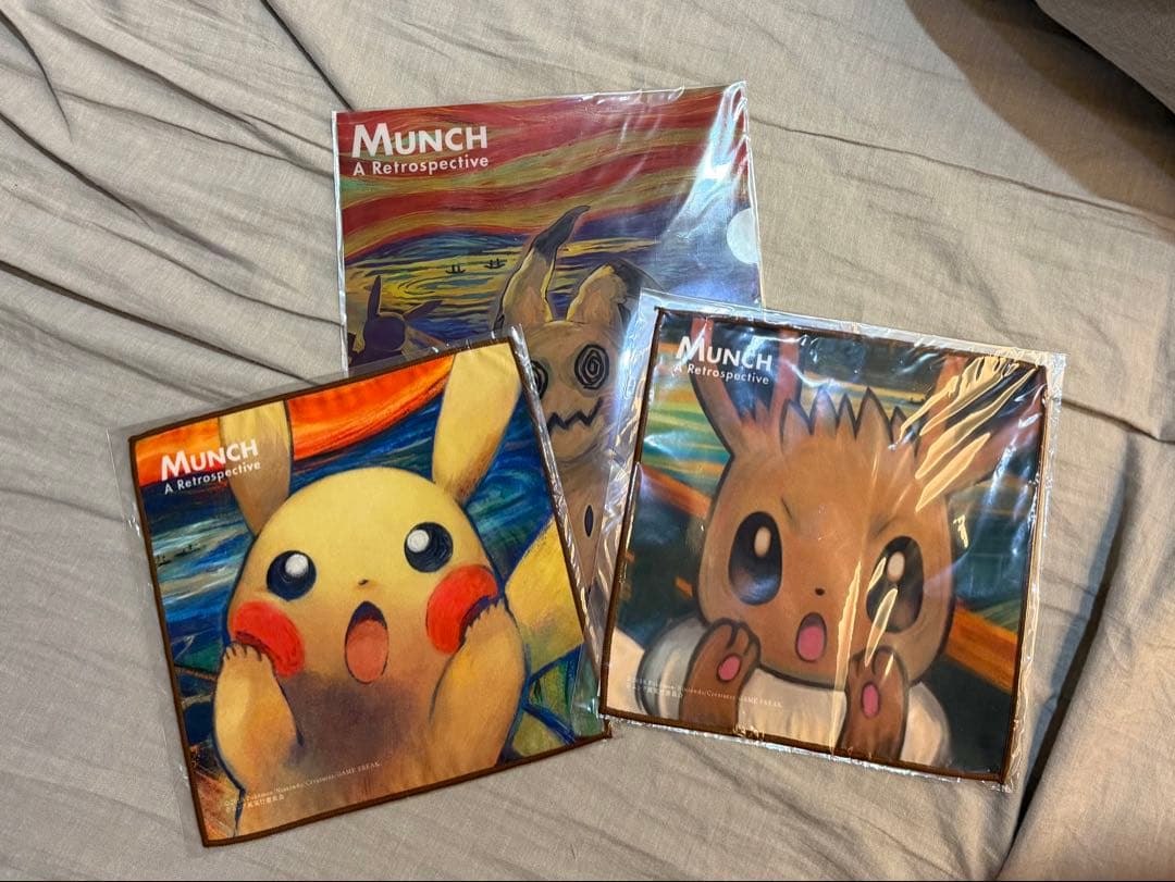 ポケモン　ムンク展　タオル　ピカチュウ　イーブイ　ミミッキュクリアファイル