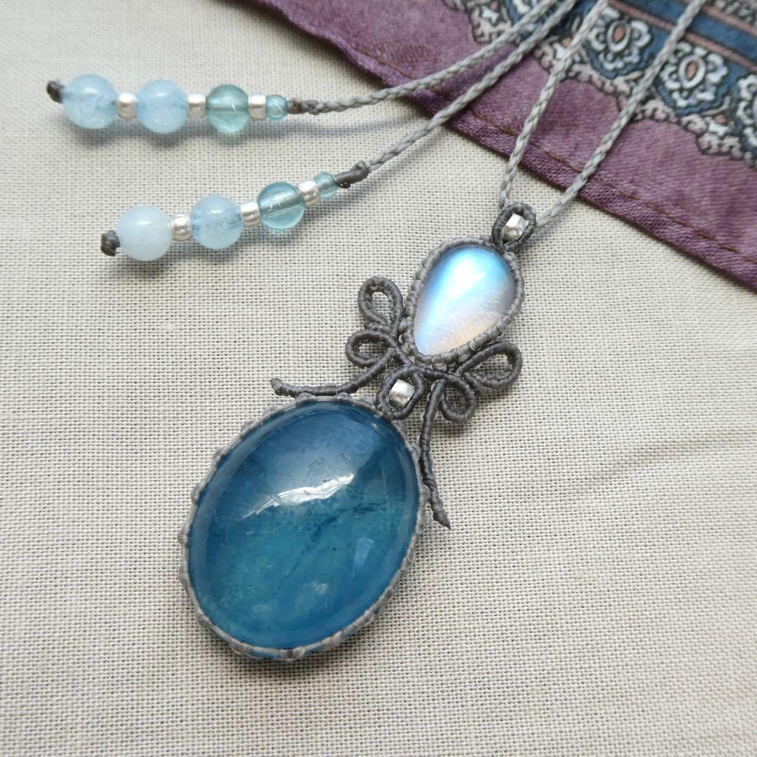宝石質ムーンストーン・アクアマリンのマクラメネックレス