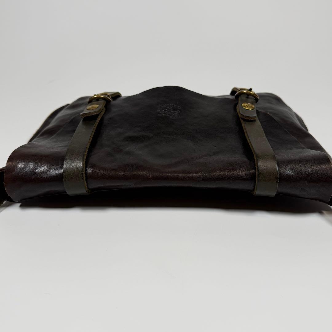 【美品】【希少】イルビゾンテ　ショルダーバッグ　オールレザー　ゴールド金具　黒系