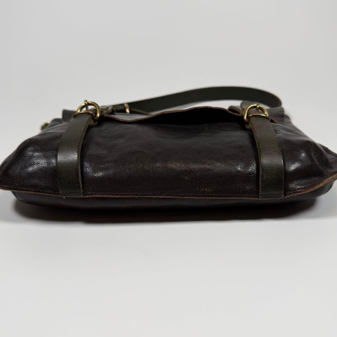 【美品】【希少】イルビゾンテ　ショルダーバッグ　オールレザー　ゴールド金具　黒系