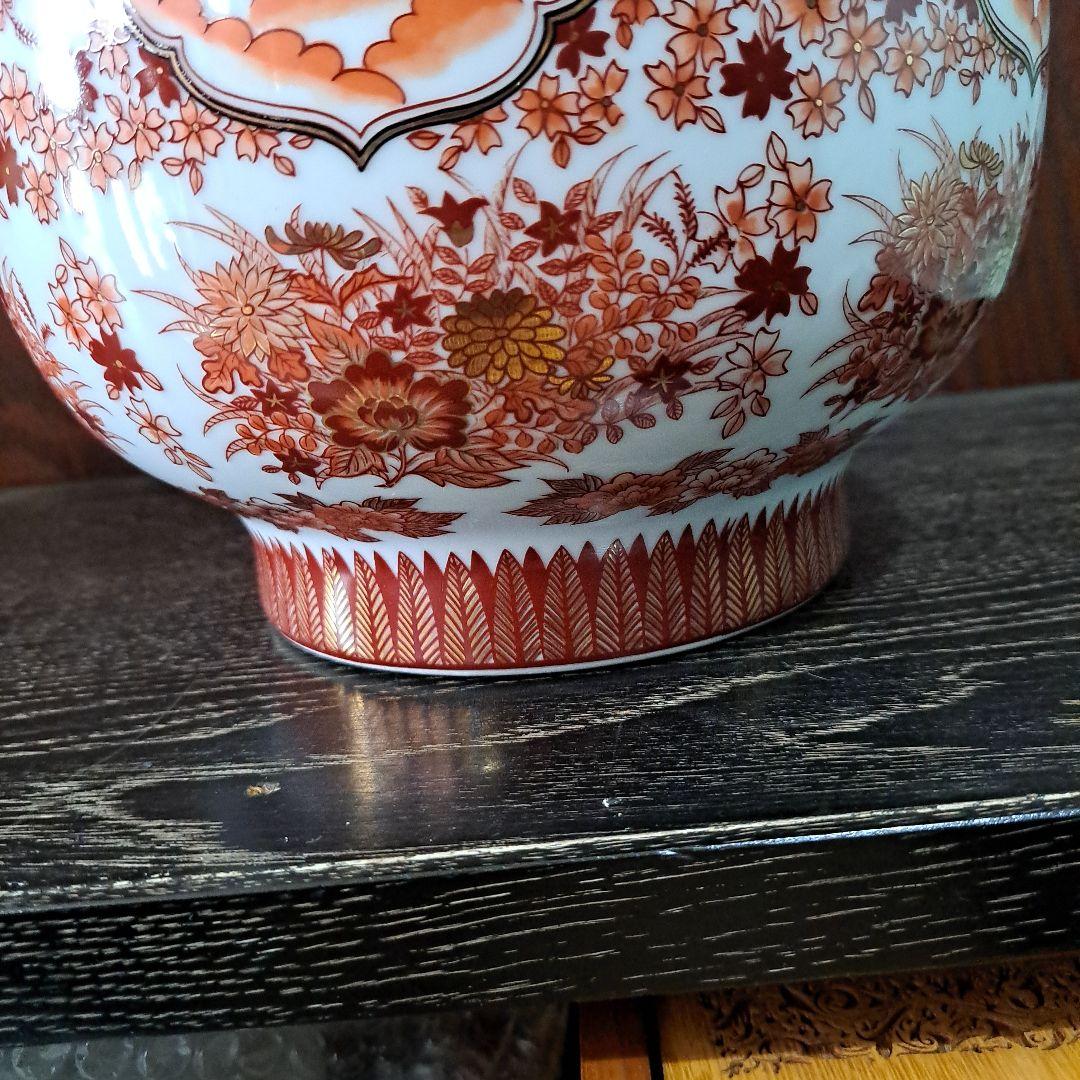 釉裏壺　六角飾瓶　　極上本金使用　金彩赤絵　　柴田陶器　唐花図　高さ32㎝