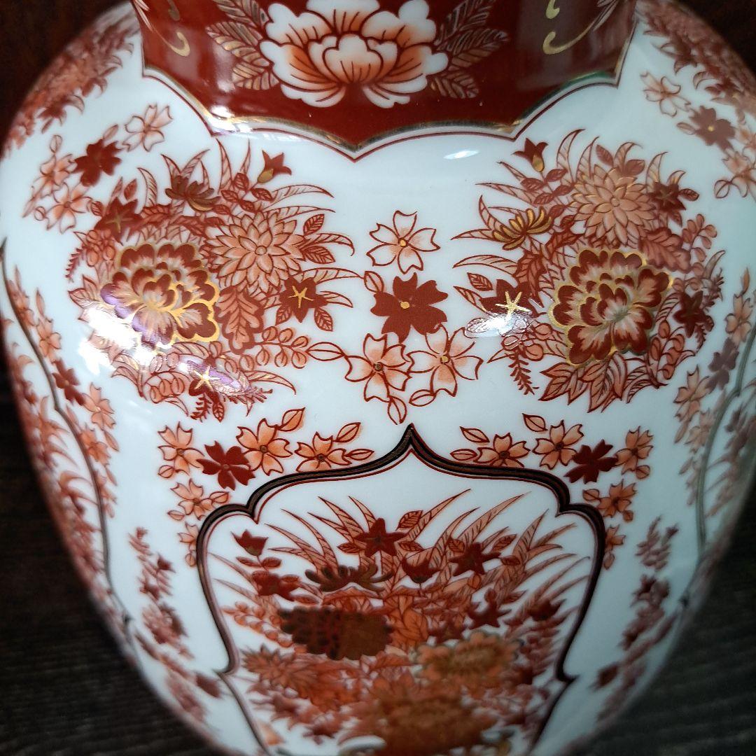 釉裏壺　六角飾瓶　　極上本金使用　金彩赤絵　　柴田陶器　唐花図　高さ32㎝