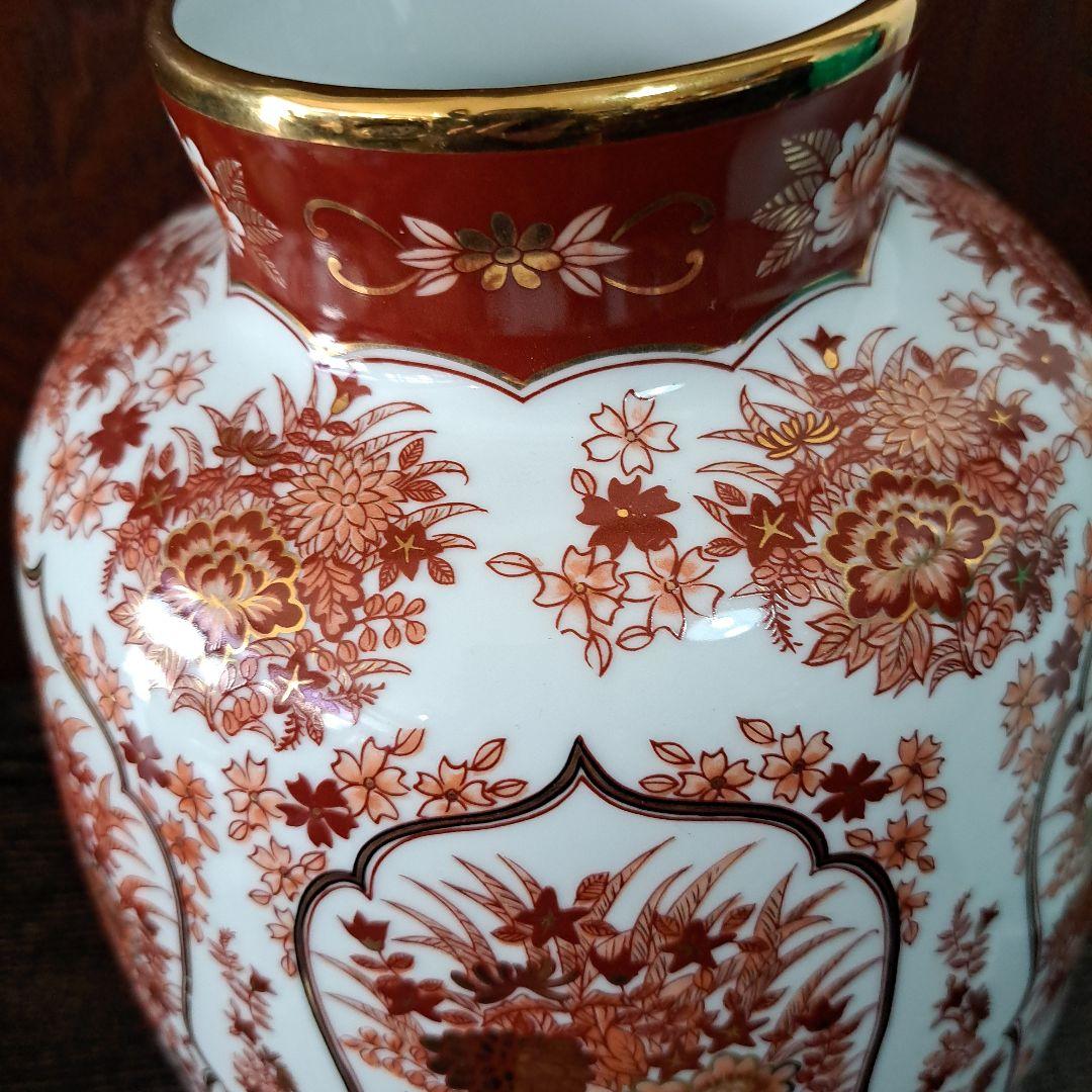 釉裏壺　六角飾瓶　　極上本金使用　金彩赤絵　　柴田陶器　唐花図　高さ32㎝