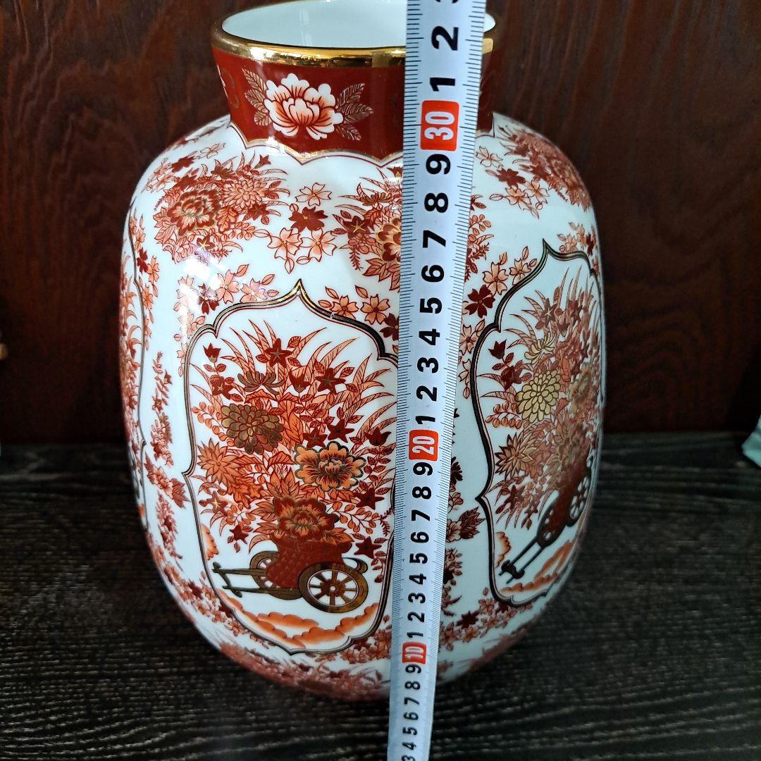 釉裏壺　六角飾瓶　　極上本金使用　金彩赤絵　　柴田陶器　唐花図　高さ32㎝
