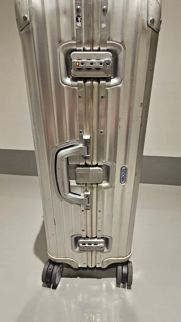 RIMOWA（リモワ）アルミ スーツケース