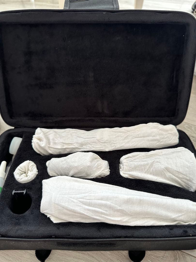 木製クラリネット本体 銀メッキキー付き　ケース付き