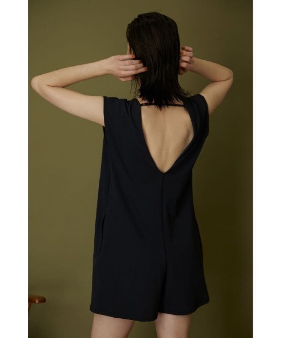 新品タグ付き RIM.ARK / V neck short all in one