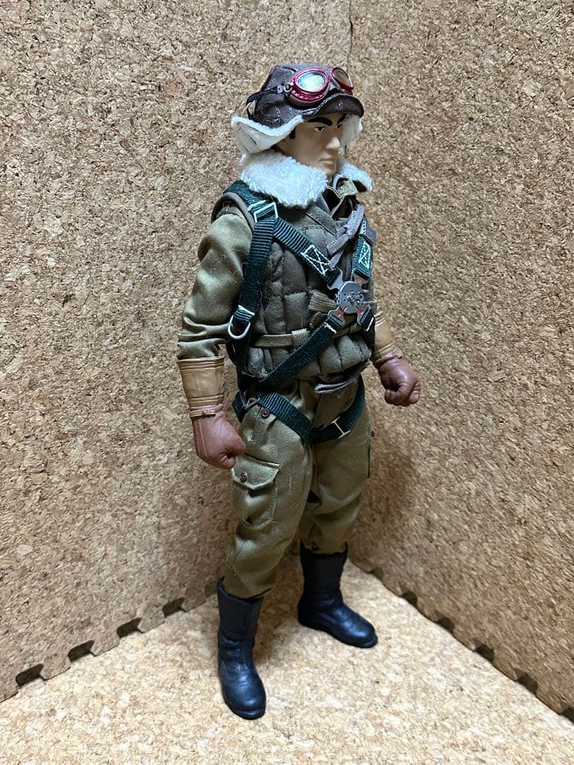神戸一尺堂　1/6 日本海軍ゼロ戦パイロット 2 冬服バージョン　限定40体