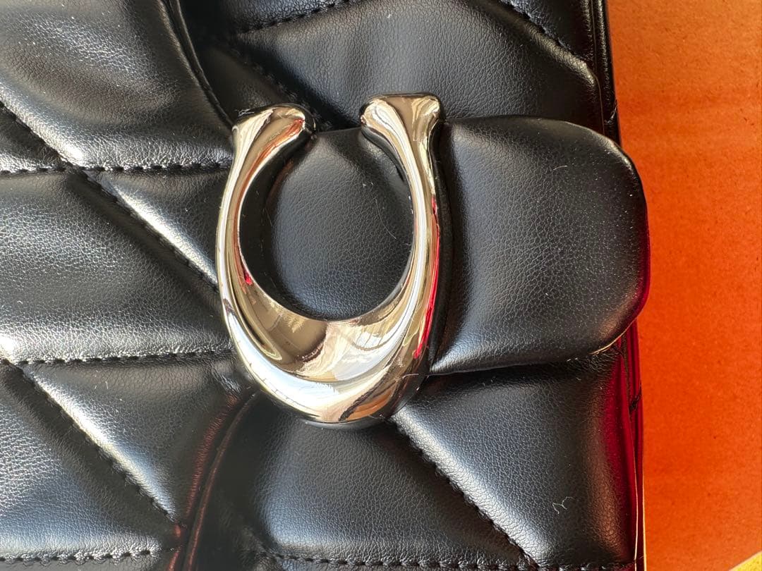 【訳あり】COACHコーチ cp150 タビーショルダー26黒Cマークシルバー色