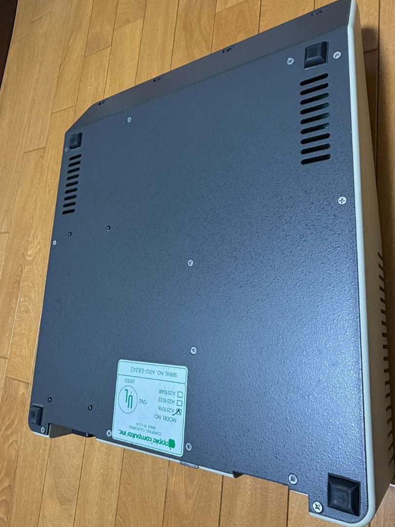 Apple II Plus コンピュータ MODEL NO. A2S1016
