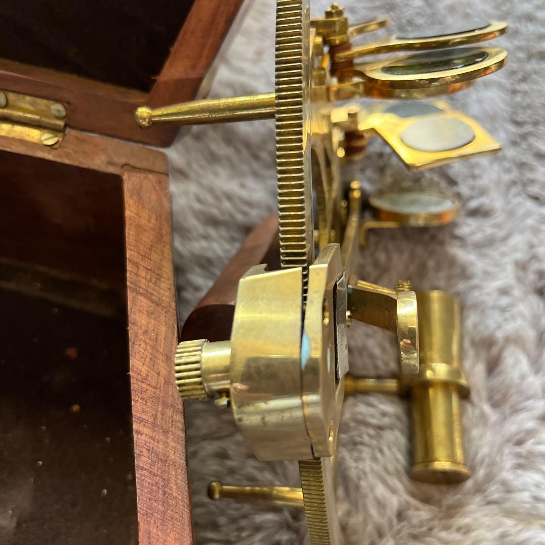 さらにさらにお値下げしました。何かの機器　航海用のような感じです。