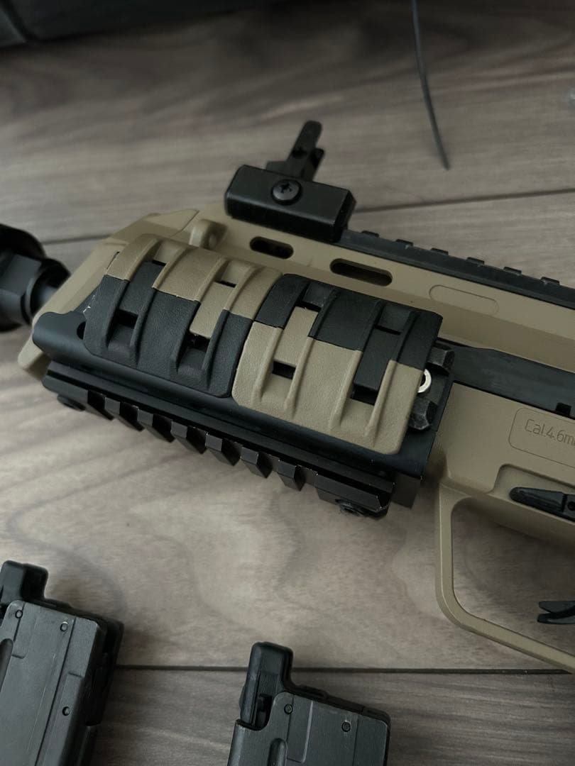 東京マルイ 希少MP7A1 ガスガン Sk11プロテクトツールケース付き