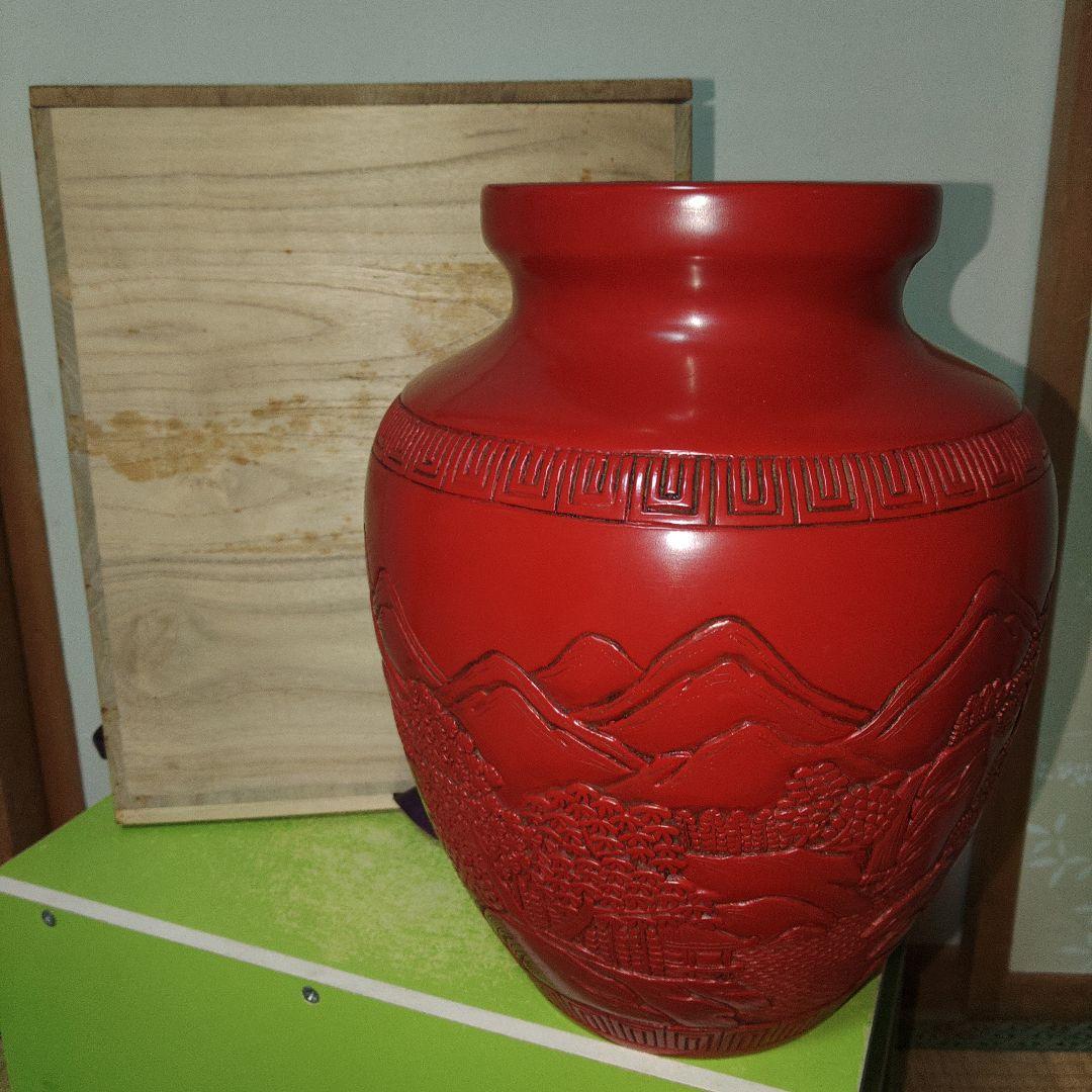 越後村上堆朱　山水図大花瓶　共箱付き