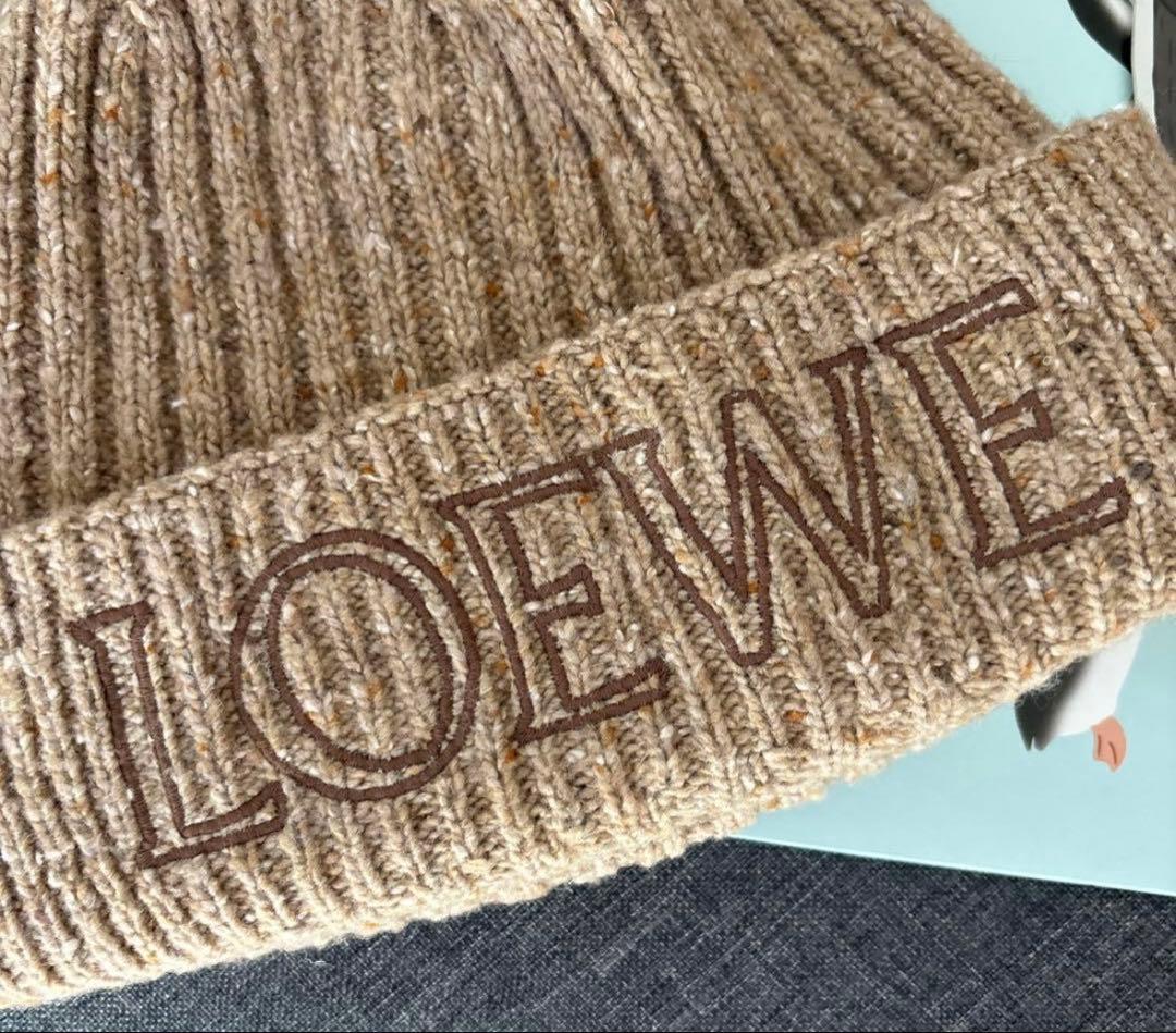 LOEWE ベージュ ニット帽　ビーニー