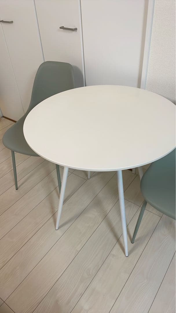 【週末限定セール】ロウヤ　円形ホワイトテーブルチェア３セット