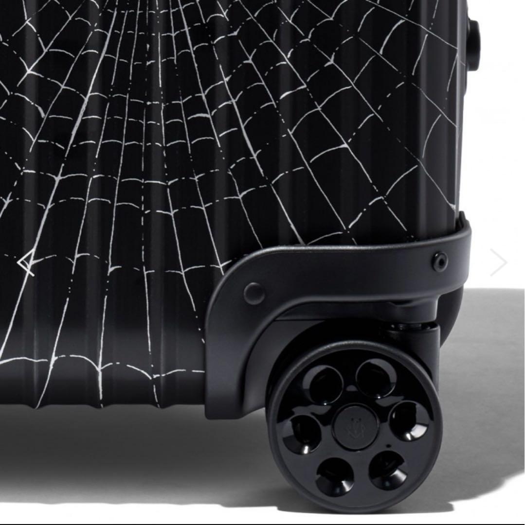 Supreme × Rimowa Cabin Plus 49.0L