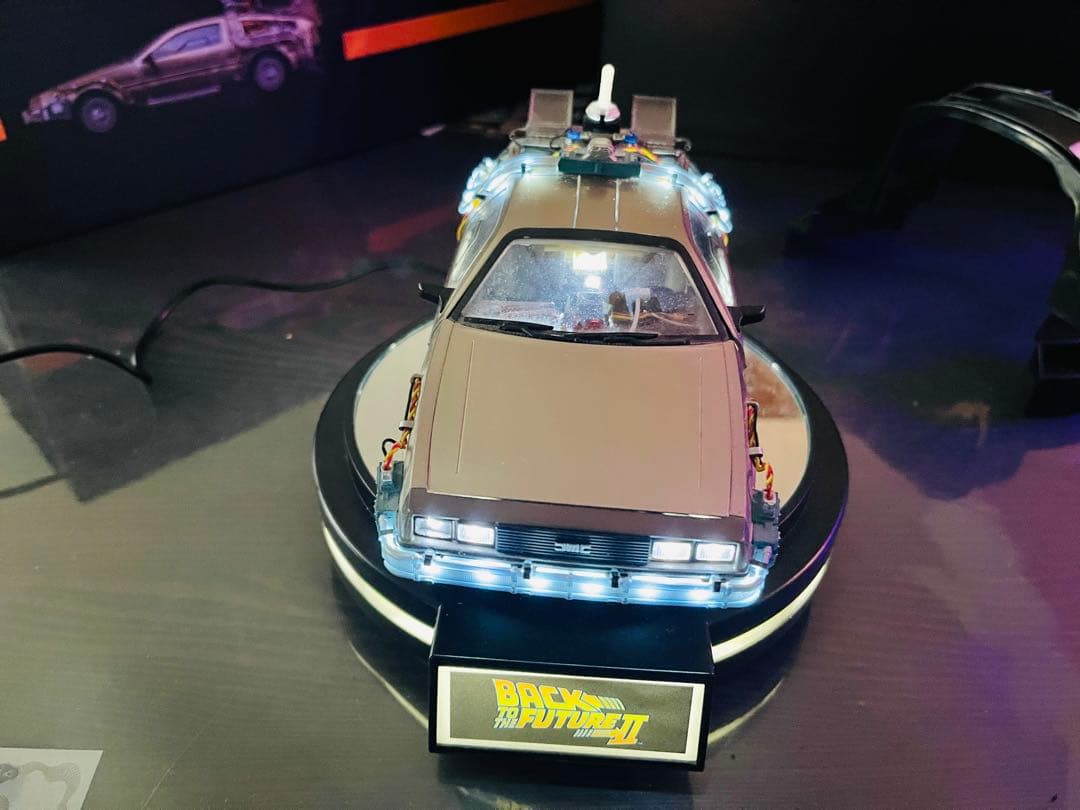 キッズロジック Magnetic Floating デロリアン 1/20