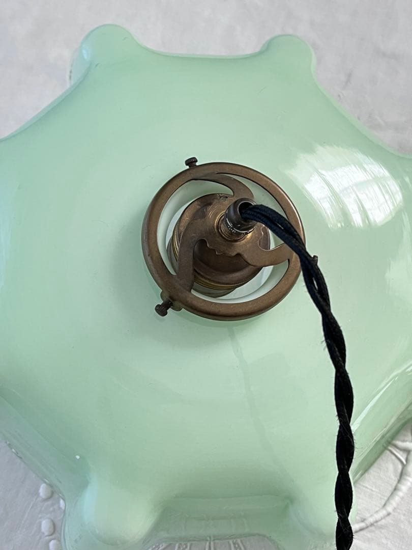 【美品】フランスアンティーク ミルクグリーンガラス シェードランプ[3213]