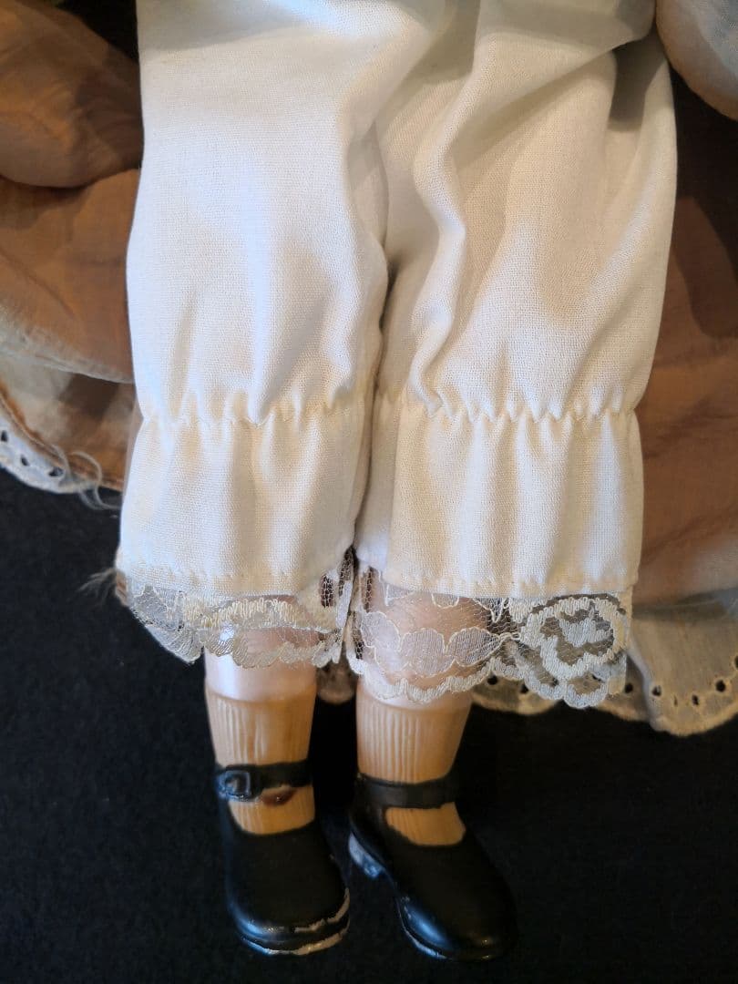 アンティークビスクドール