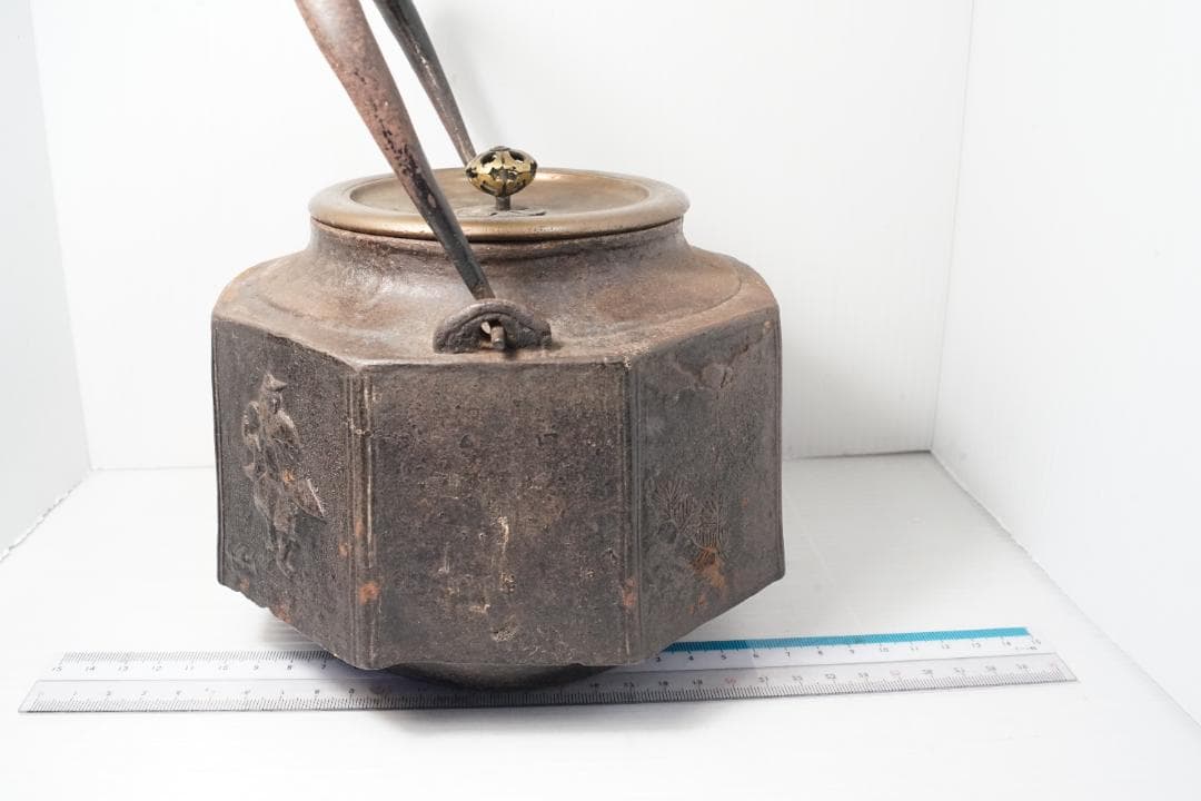 鉄瓶　上田照房　金龍堂　八角形　側面に絵柄