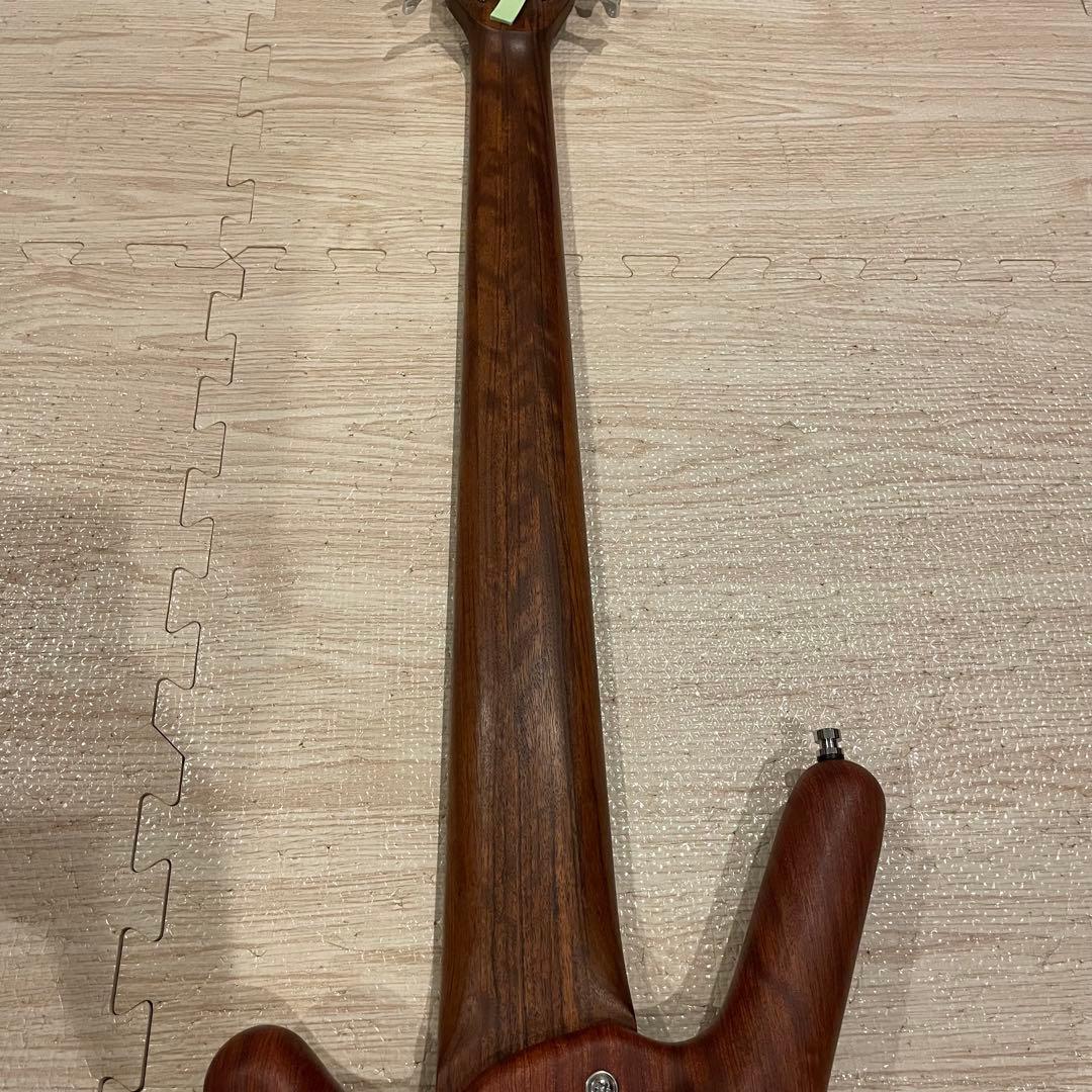 Warwick Corvette Standardドイツ製6弦ベース ボルトオン