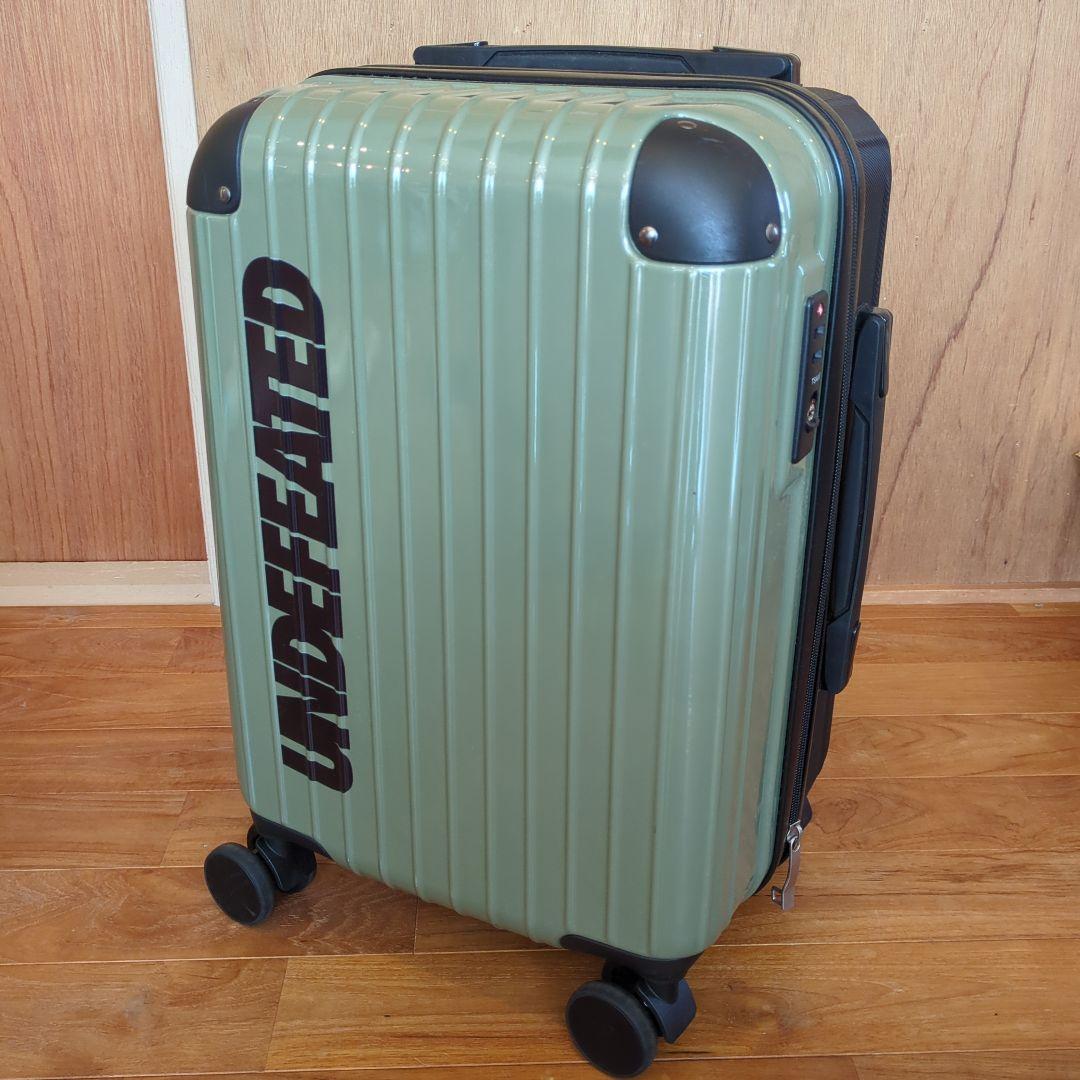 UNDEFEATED 小型キャリーケース スーツケース　緑×黒 機内持込 TSA