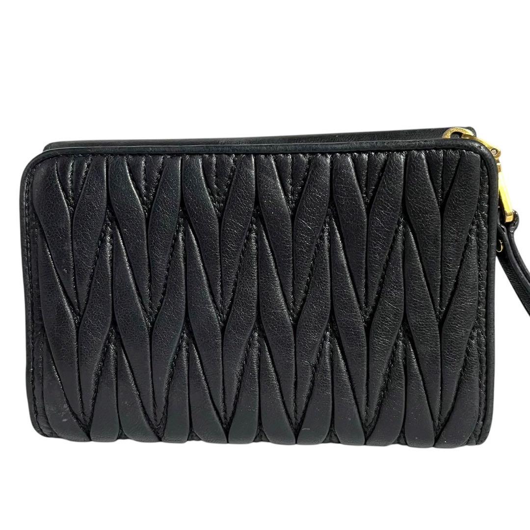 人気✨　ミュウミュウ　三つ折り財布　マテラッセ　L字ファスナー　ブラック　レザー