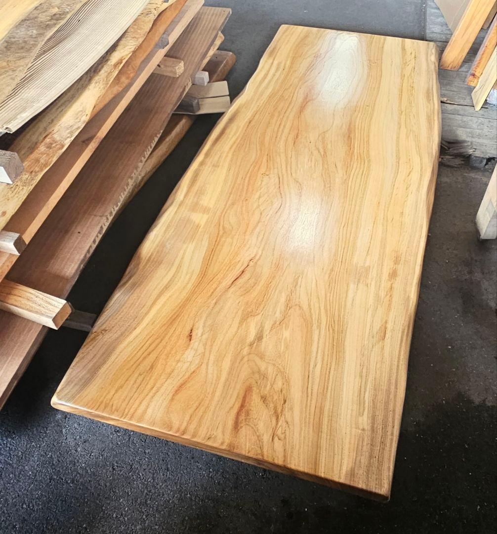 y*i様 楠　一枚板　ダイニング　テーブル　高級　おしゃれ　杢　栃　座卓