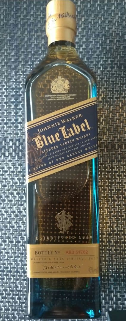 ジョニーウォーカー ブルーラベル 750ml 未開封 箱付き 正規品